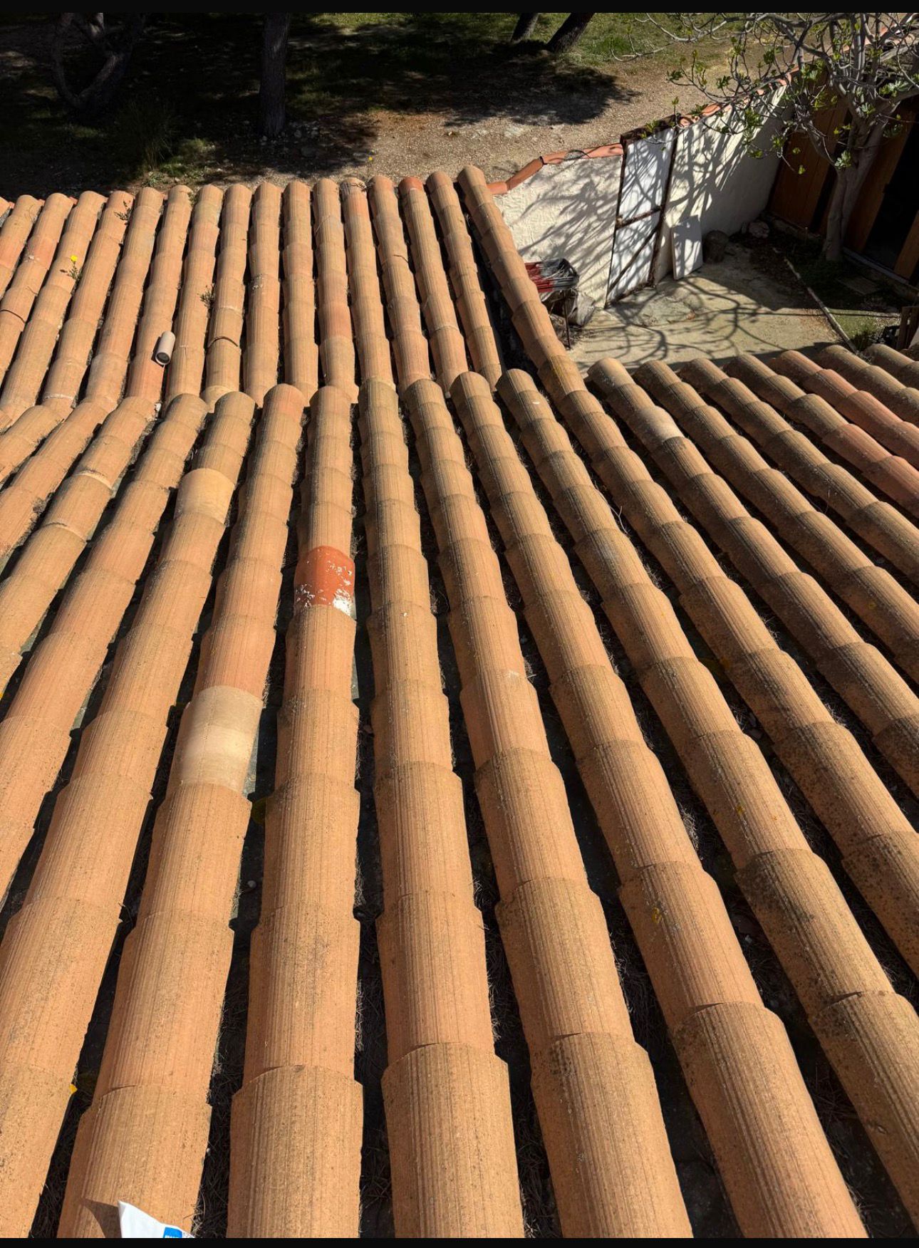 Avant — tuiles sur liteaux