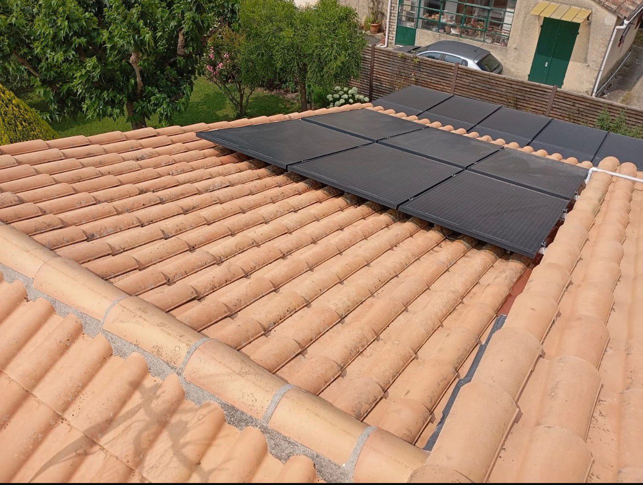 Après — dérouler hydrofuge avec panneaux solaires