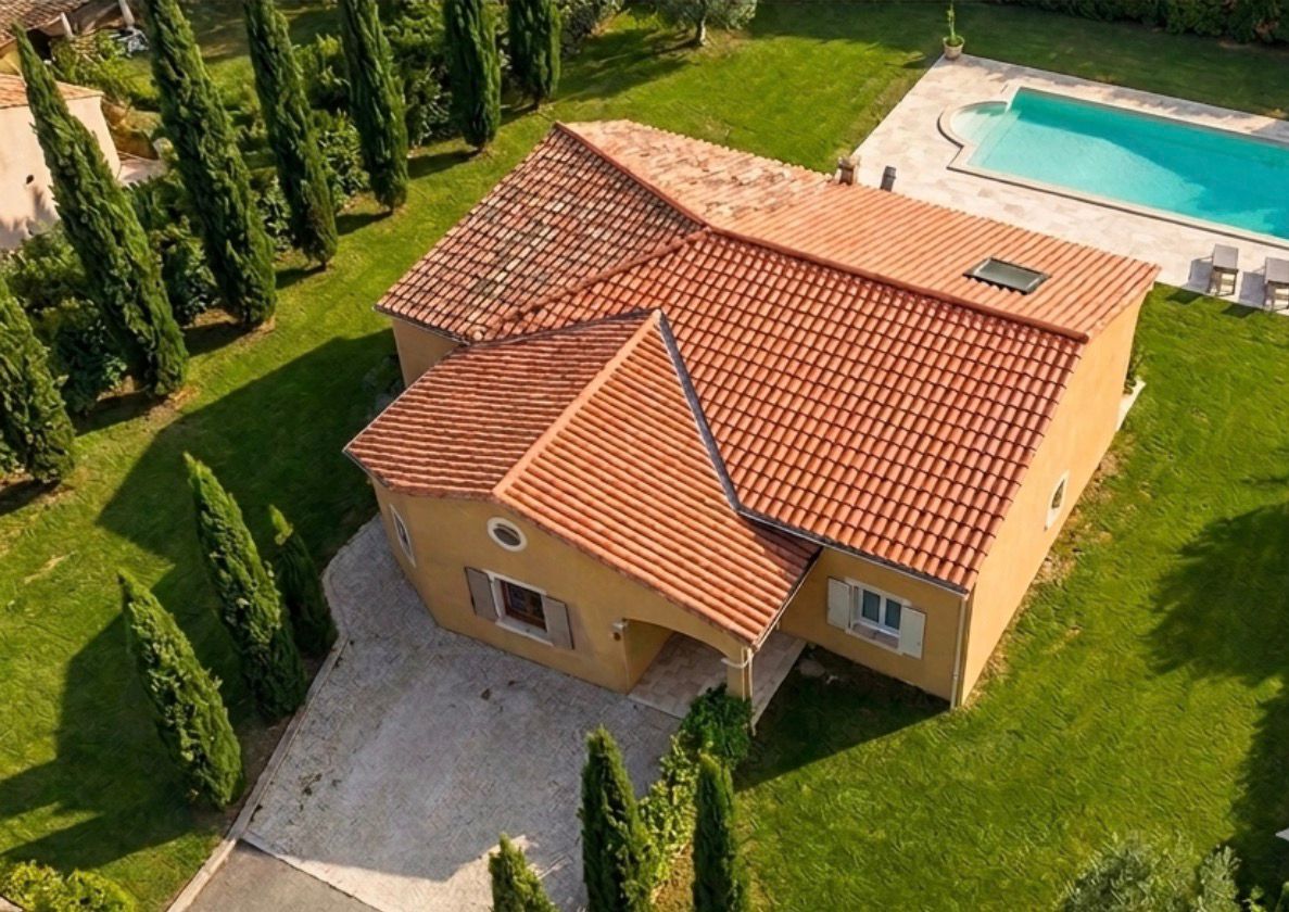 Toiture après traitement hydrofuge incolore